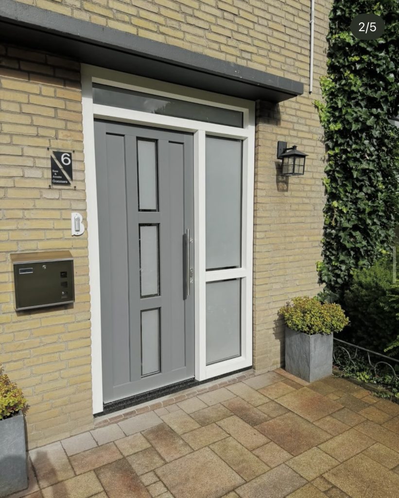 Kunststof voordeur met glas in Roosendaal